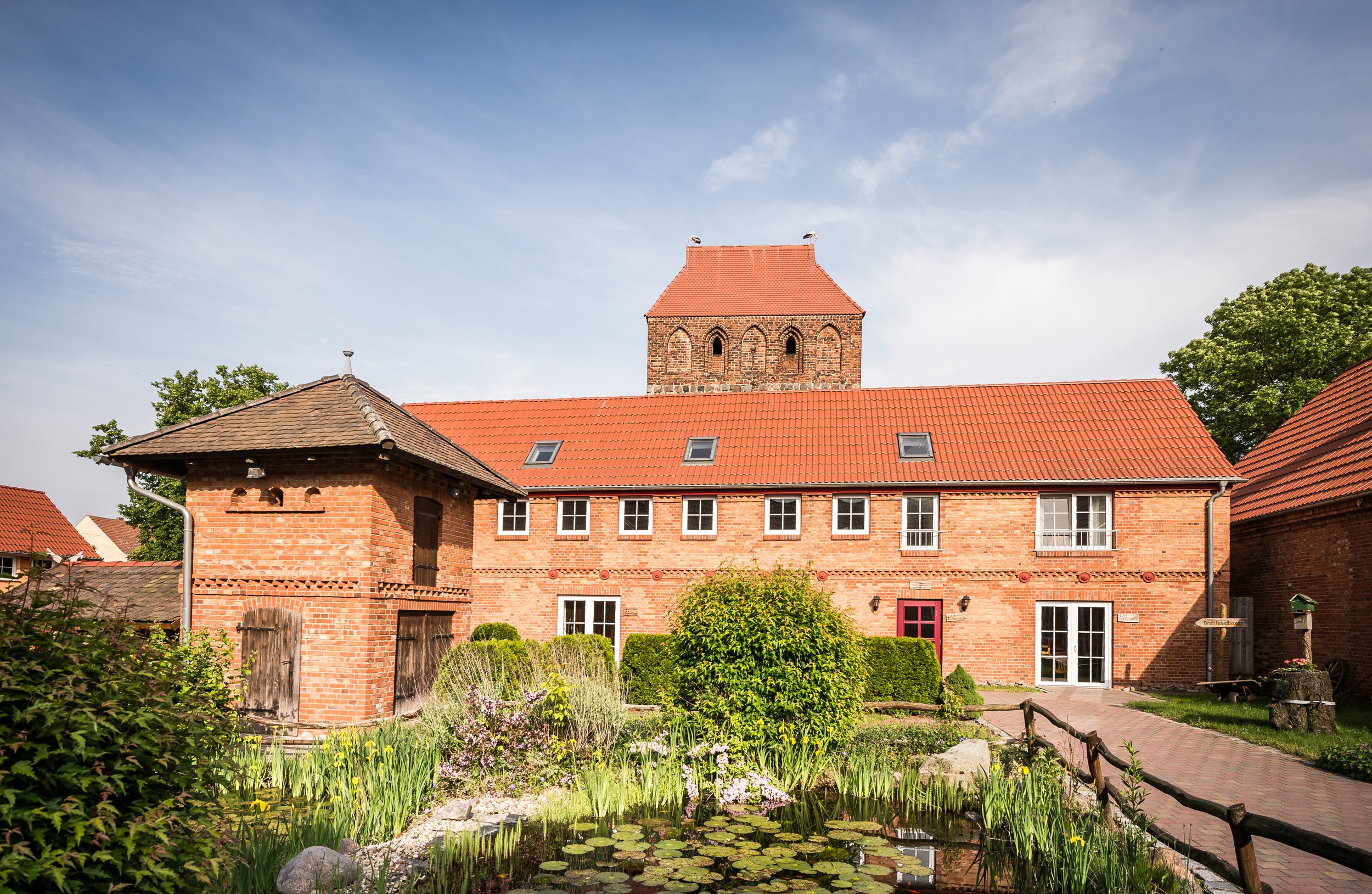 Project JUNE Campus – der historische Vierseithof in Jüterbog, Brandenburg